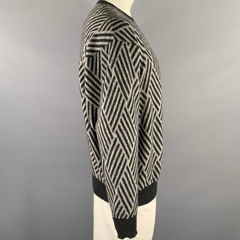 NEIMAN MARCUS Size L Grey Black Cashmere Crew-Neck Sweater