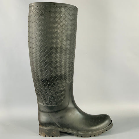 BOTTEGA VENETA Size 8 Black Rubber Intrecchiato Woven Rain Boots