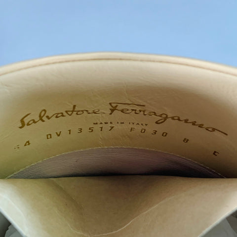 SALVATORE FERRAGAMO Bottes hautes en cuir et toile beiges Taille 8