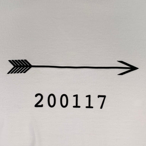 GIVENCHY Size XXL White Black Arrow Short Sleeve T-shirt