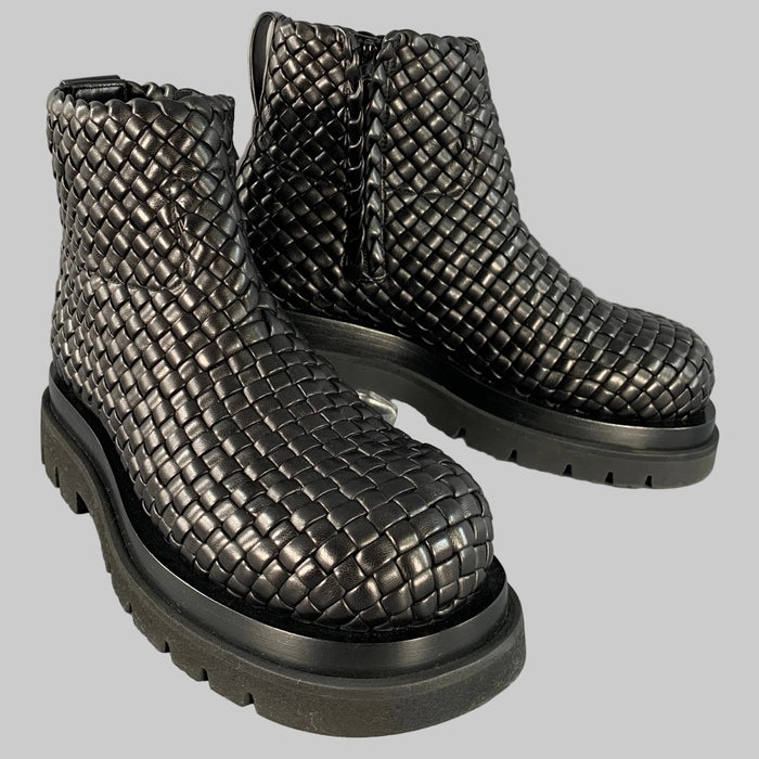 BOTTEGA VENETA Size 8 Black Mini Lido Weave Lug Woven Leather Side Zipper Boots