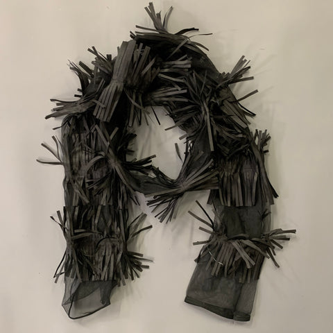 Écharpe en maille noire à franges VINTAGE