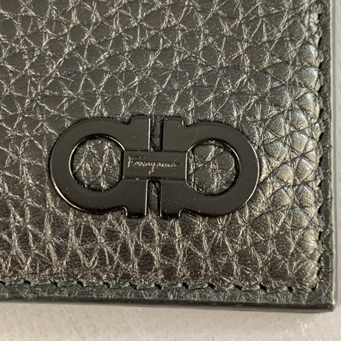 SALVATORE FERRAGAMO One Size Black Pebble Grain Leather Card Case Lanyard