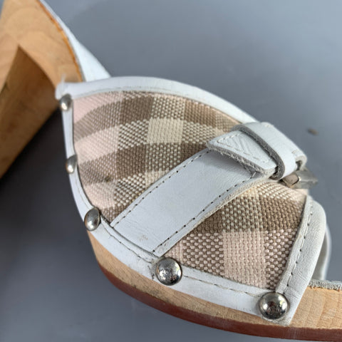 BURBERRY Size 7 White Beige Leather Plaid Buckle Sandals
