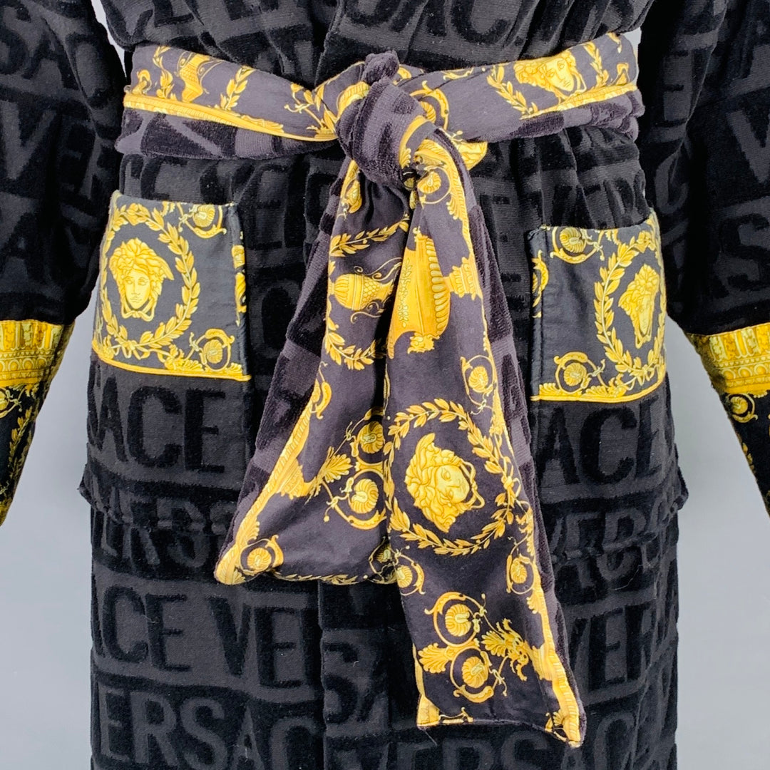 VERSACE Size XL Black Gold Textured Cotton Shawl Collar Robe Sui Generis Designer Consignment VERSACE Size XL Black Gold Textured Cotton Shawl Collar Robe Sui Generis Designer Consignment