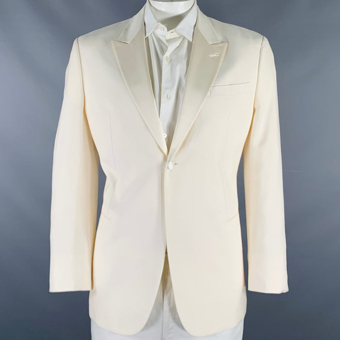 GIORGIO ARMANI Size 42 White Silk Peak Lapel Sport Coat