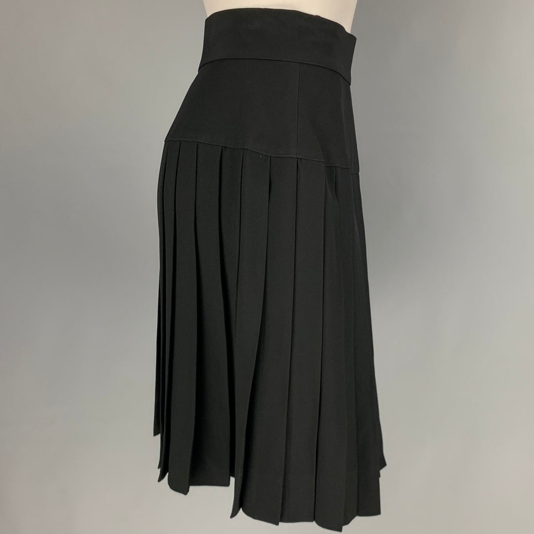 CHANEL Talla 6 Falda plisada debajo de la rodilla de rayón de acetato negro