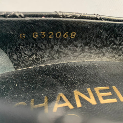 CHANEL Size 8.5 Black Lambskin Quilted Calf Classic Pumps