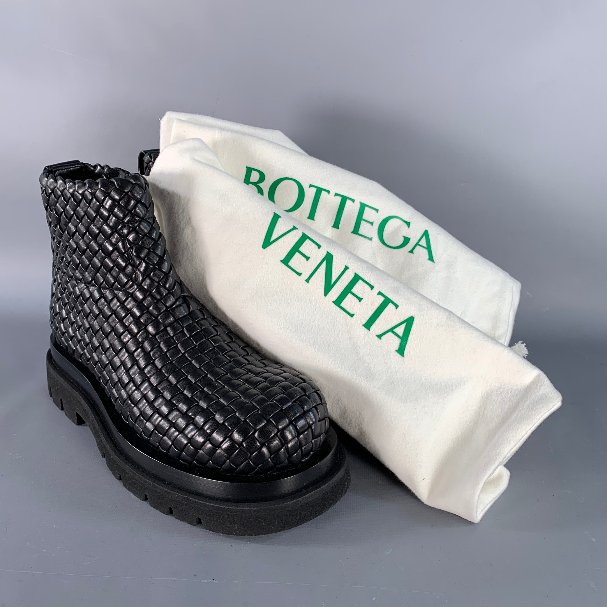BOTTEGA VENETA Size 8 Black Mini Lido Weave Lug Woven Leather Side