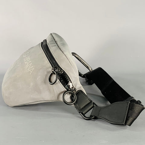DOLCE & GABBANA Sac banane en toile réfléchissante gris métallisé