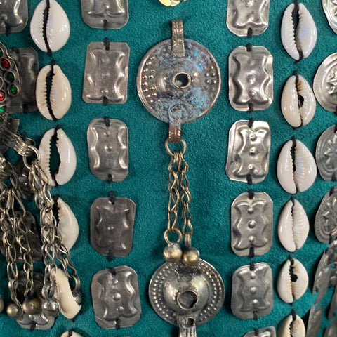 VINTAGE Size L Green Silver Beaded Cowrie Shells Open Front Vest