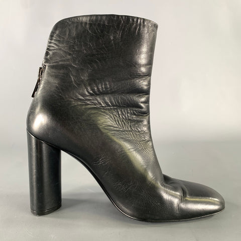 TOM FORD Size 7 Black Leather Solid Zip Up Boots