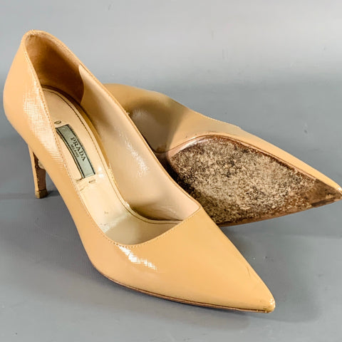 PRADA Size 7 Beige Leather Saffiano Pointed Toe Stiletto Heels Pumps