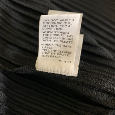 ISSEY MIYAKE Size L Black Pleated Polyester Snap buttons Cardigan