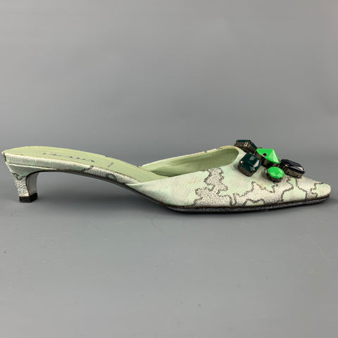 PRADA Talla 8.5 Bombas de tacón de gatito de seda con adornos verdes