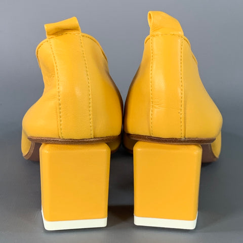 GRAY MATTERS Size 9 Mildred Classic Mustard Yellow Leather Almond Toe Pumps