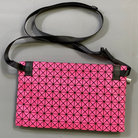 BOA BOA ISSEY MIYAKE Pink Black BB99-AG171 Triangle Handbag