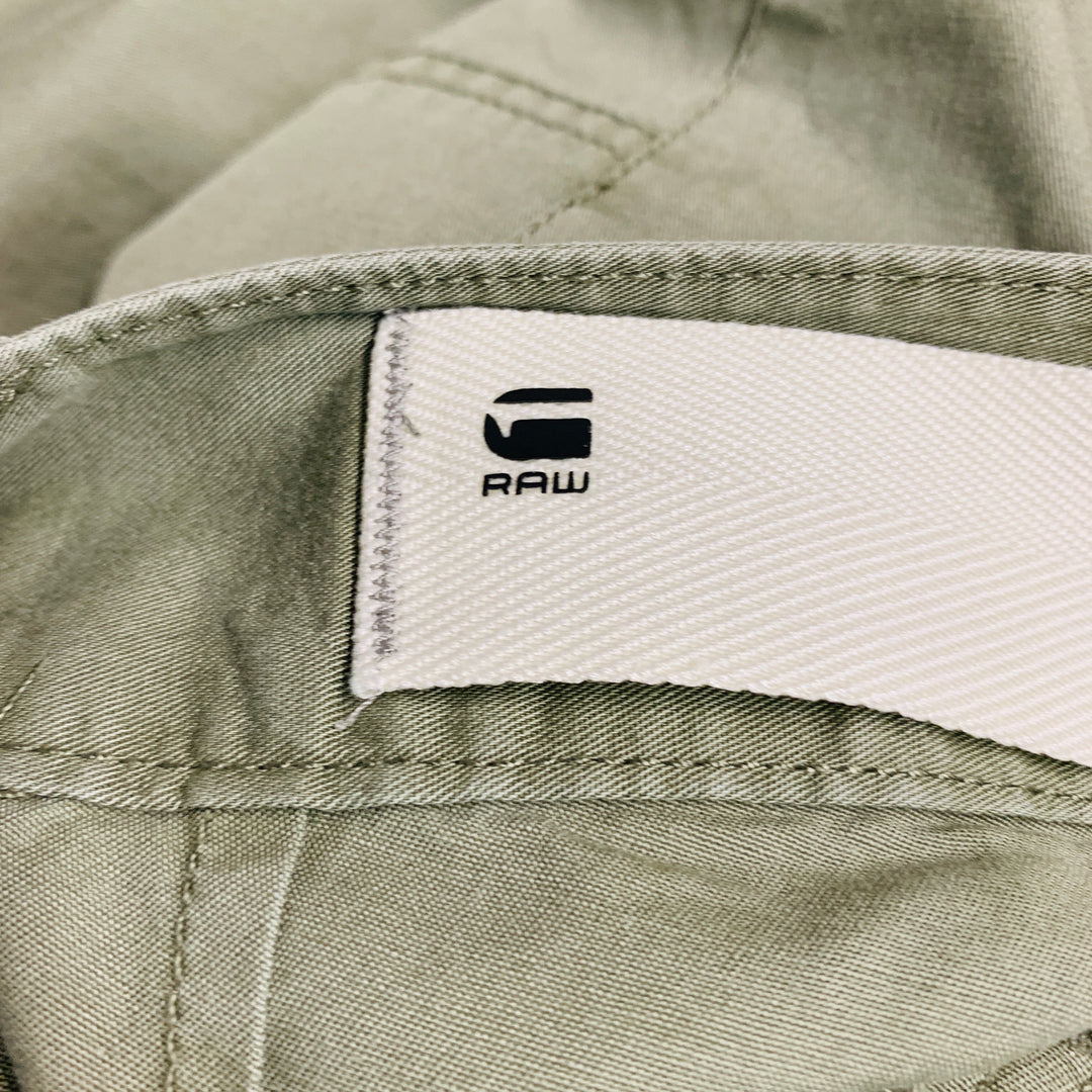 Pantalones cortos con bolsillo de parche de algodón liso color oliva de G-STAR Talla 36