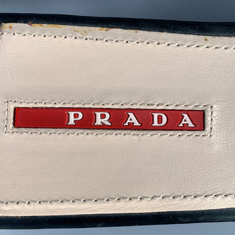 Sandales à plateforme Prada en cuir verni noir, taille 9.5