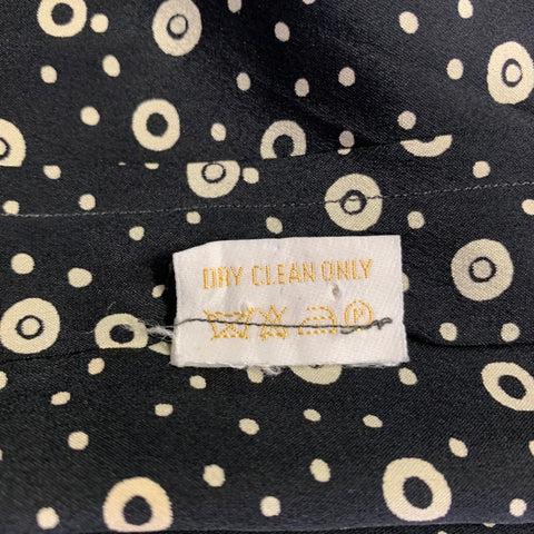 BRIONI Taille XL Chemise à Manches Longues Boutonnée en Soie Noire à Pois Beiges