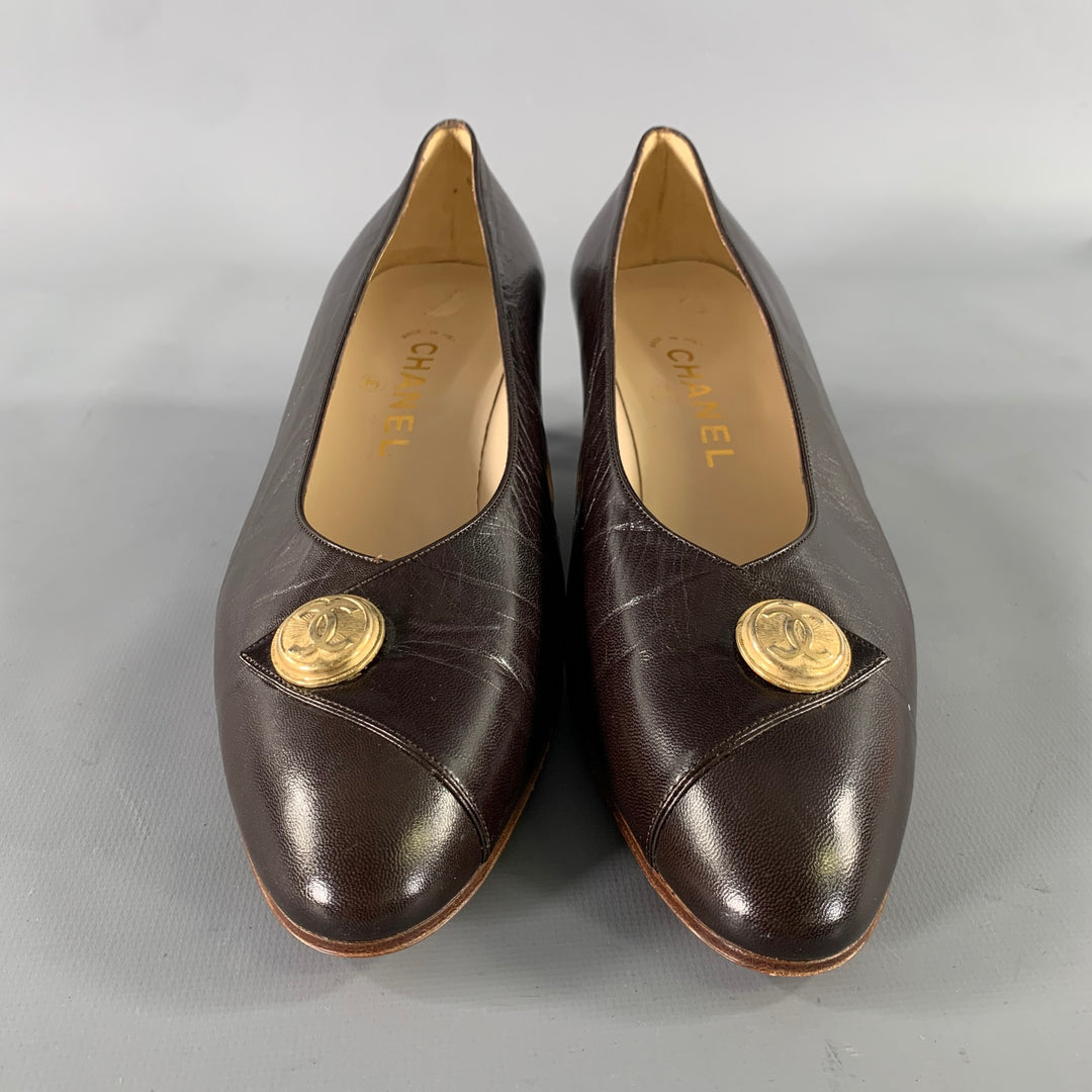 CHANEL Size 8.5 Brown Logo Kitten Heel Pumps
