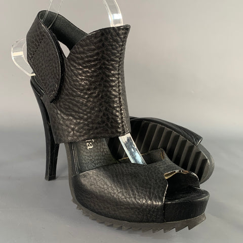 PEDRO GARCIA Size 9 Black Pebble Grain Leather Platform Sandals
