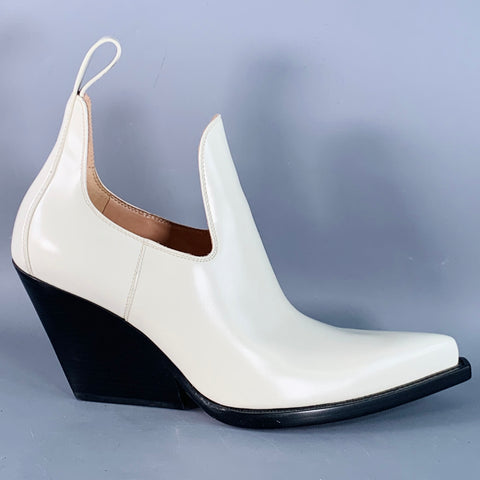 BOTTEGA VENETA Size 9 Ivory Black Leather Slip On Stacked Heel Western Ankle Boots
