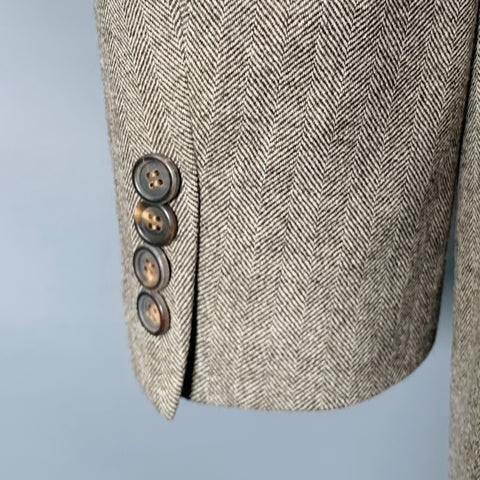 BRUNELLO CUCINELLI Size 44 Beige Brown Herringbone Peak Lapel Sport Coat