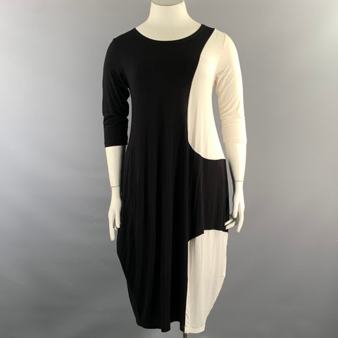 ALEMBIKA Size 8 Black White Rayon Lycra Geometric Knee Length Dress