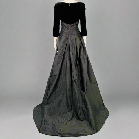 OSCAR DE LA RENTA Size 10 Black Velvet Two Tone Ruffle Gown