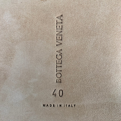 BOTTEGA VENETA Sandales à enfiler en cuir d'agneau matelassé vert, taille 7