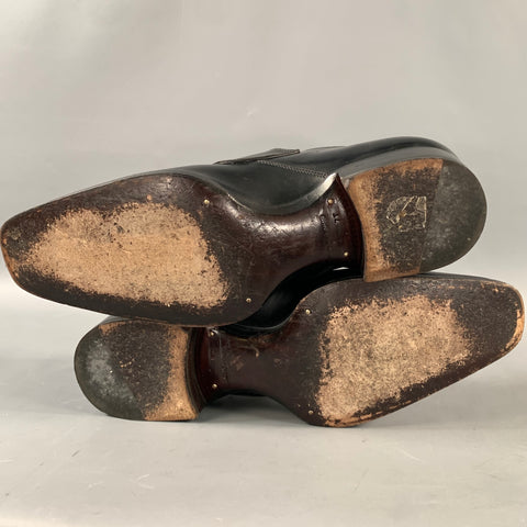 TOM FORD FW2020 Size 8 Black Gold J0107 T Leather Monk Strap Loafers