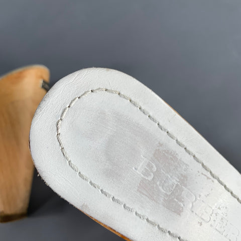 BURBERRY Size 7 White Beige Leather Plaid Buckle Sandals