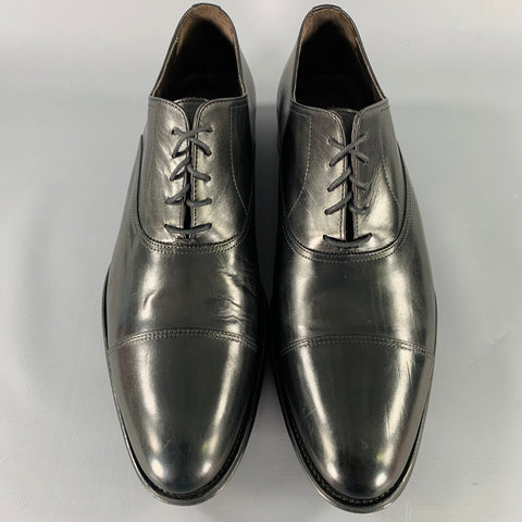 TO BOOT NY Chaussures à lacets noires en cuir uni à bout fleuri, taille 11