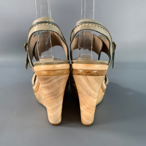 CHLOE Size 6.5 Grey Natural Leather Wedge Sandals