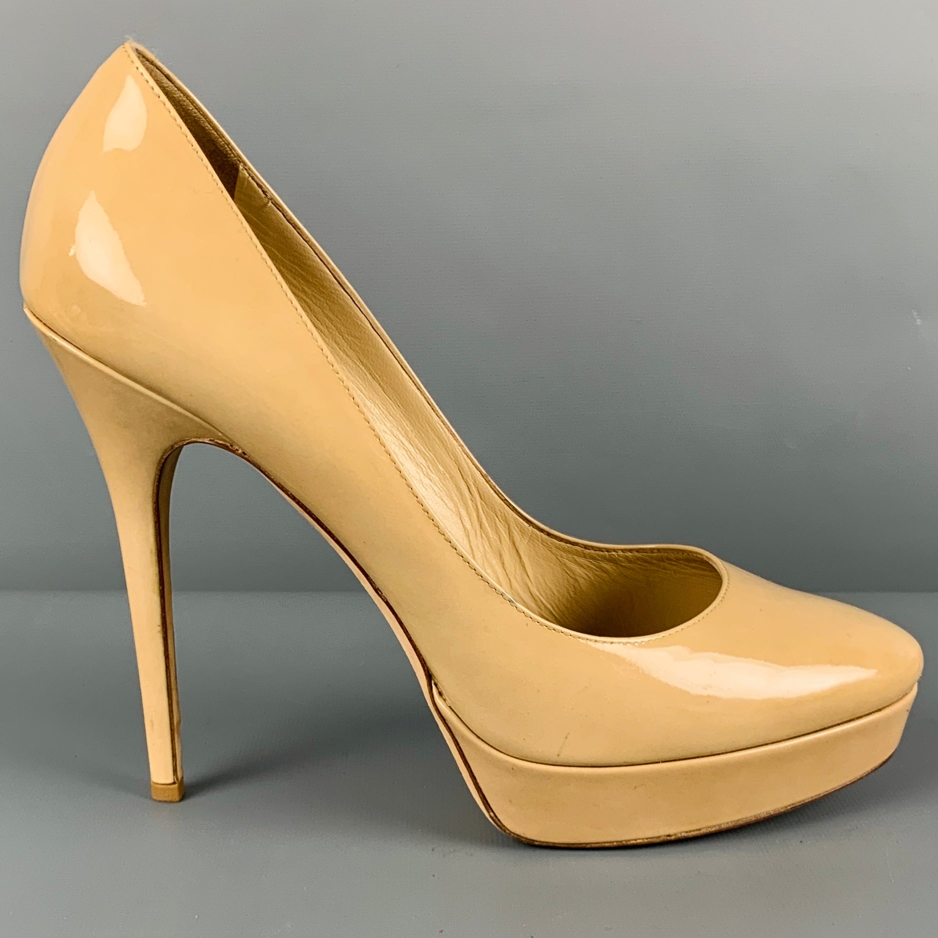 JIMMY CHOO Size 12 Beige Patent Leather Platform Pumps – Sui