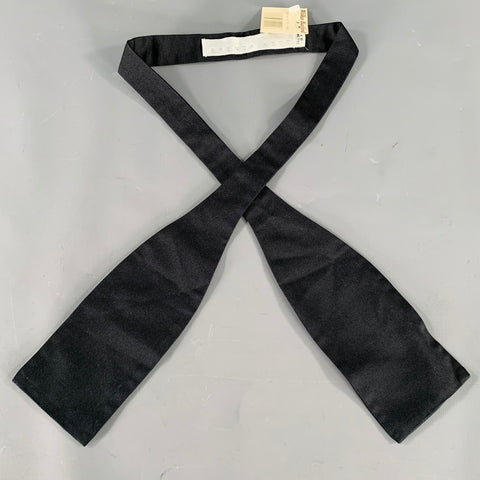 BRENDA KETT Black Ribbed Silk Bow Tie