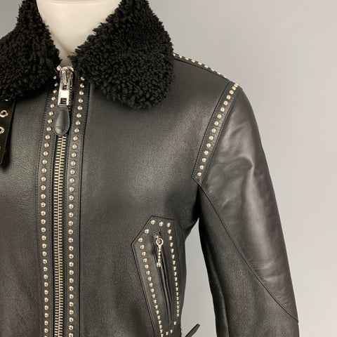 GIVENCHY de Ricardo Tisci OI 2017 Talla 38 Chaqueta tipo blusón de cuero con tachuelas plateadas y negras