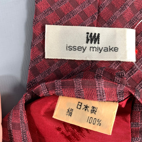ISSEY MIYAKE Red Burgundy Plaid Silk Tie