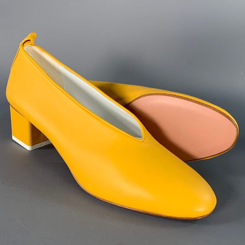 GRAY MATTERS Size 9 Mildred Classic Mustard Yellow Leather Almond Toe Pumps