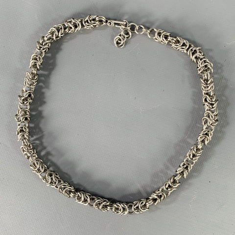 Collier VINTAGE en chaîne byzantine en métal argenté