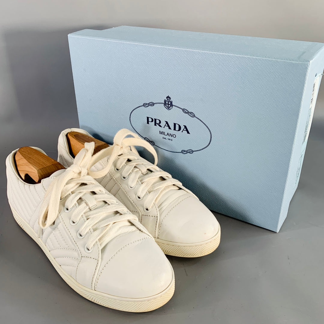 PRADA Size 8 White Leather Quilted Low Top Sneakers – Sui  display picture 2