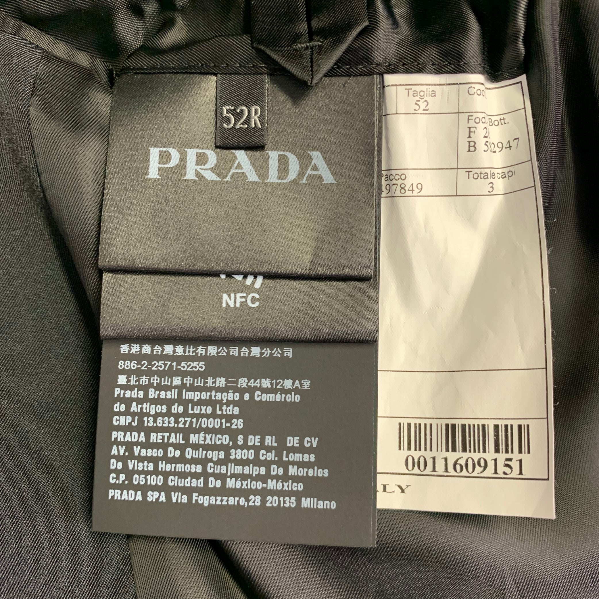 PRADA Size 42 Black Polyester Blend Twill Single Breasted Notch
