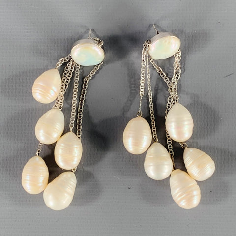 Boucles d'oreilles vintage en grappe de perles blanches et argentées