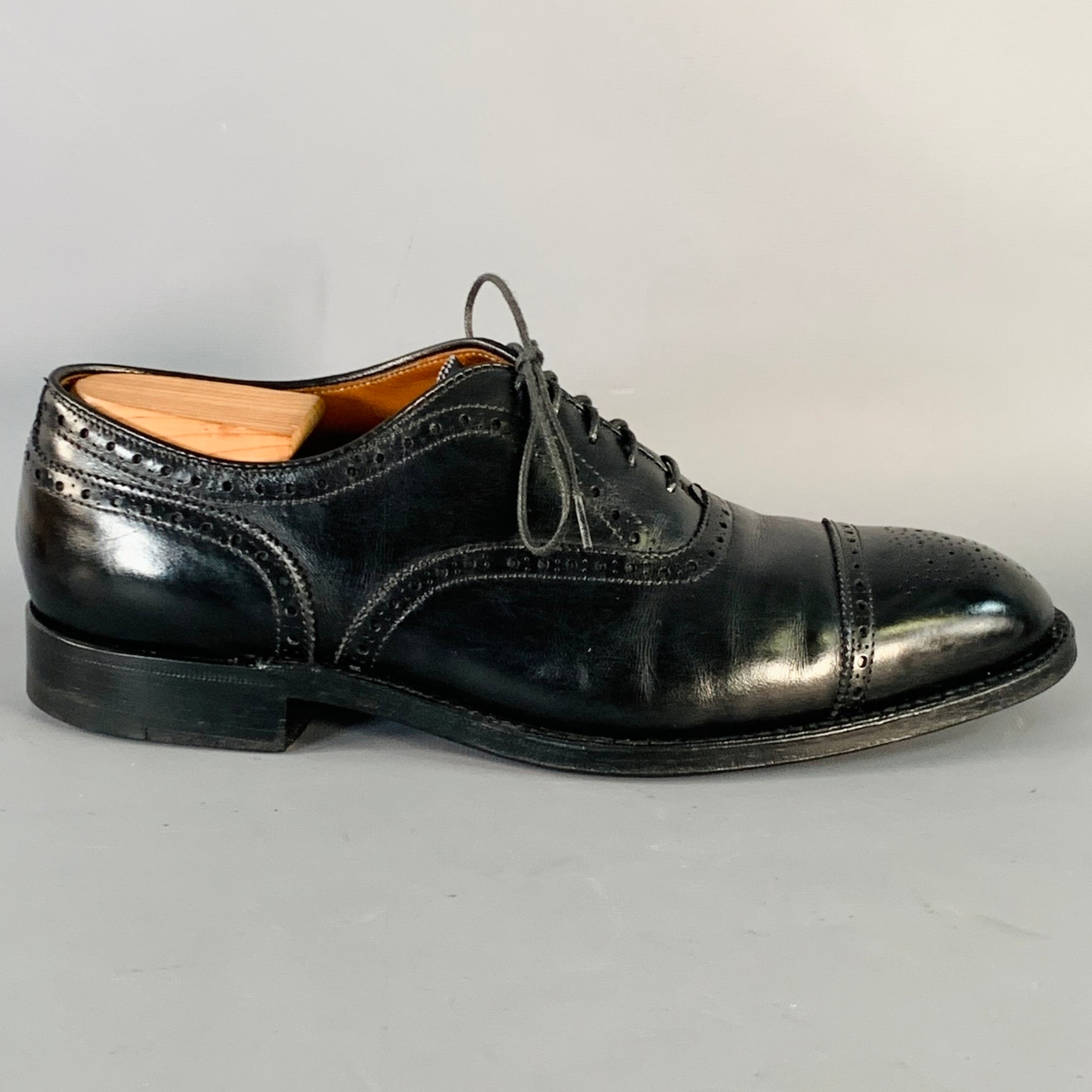 ALDEN Size 10 Black Perforated Leather Oxford  Wingtip Cap Toe Lace-Up Shoes ALDEN Size 10 Black Perforated Leather Oxford Wingtip Cap  main image 2