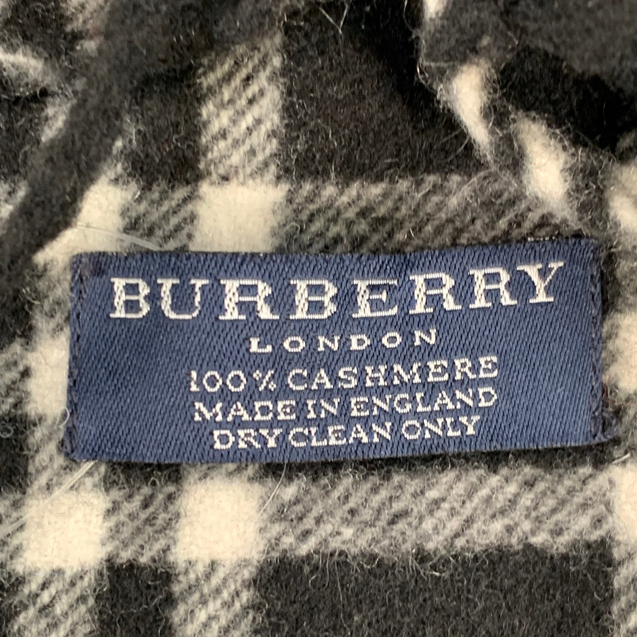 BURBERRY Black White Plaid Fringe Trim Cashmere Scarf – Sui