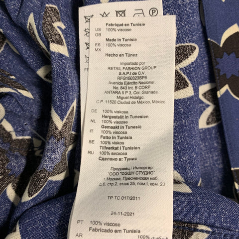 Chemise Sandro taille M, bleue, à motifs floraux abstraits, en viscose, à manches courtes
