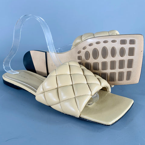BOTTEGA VENETA Size 10 Tan Leather Padded Quilted Sandals