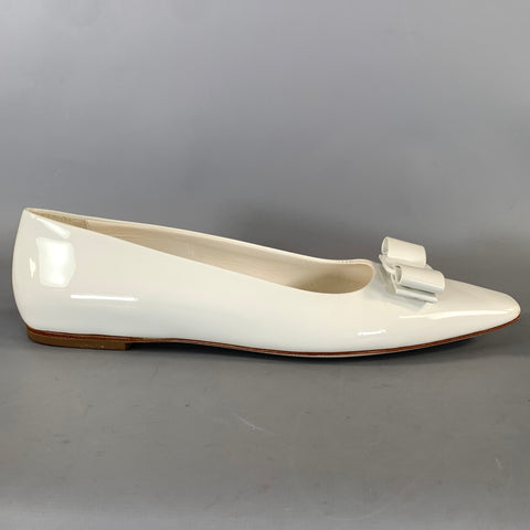FERRAGAMO SS2020 Size 7.5 White Leather Bow Slip On Flats