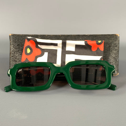 AKILA Green Solid Sunglasses